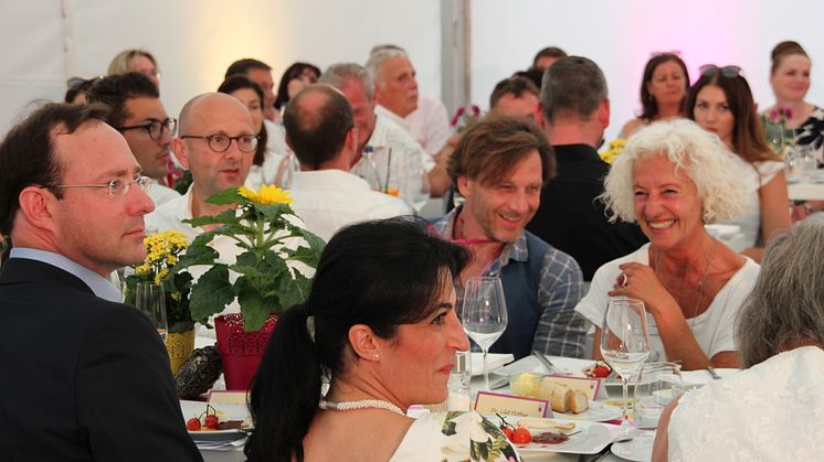 Benefiz-Veranstaltung: 3. Bärenherz Sommernacht bringt  19.000 Euro für Kinderhospiz (Impressionen)