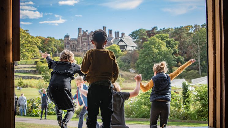 Nu öppnas portarna till sommarens stora familjesatsning"Barnladan" i Magasinet på Tjolöholm Slott!