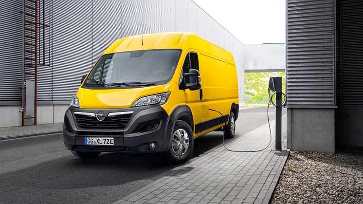 Den nye Opel Movano kan fås med både diesel og el.