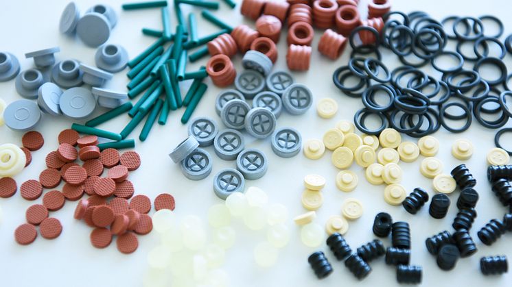 PTA Anlagen ermöglichen die gleichzeitige Reinigung, Silikonisierung und Sterilisierung Pharmazeutische Kleinteile in einem Arbeitsgang  Bild: Lonstroff