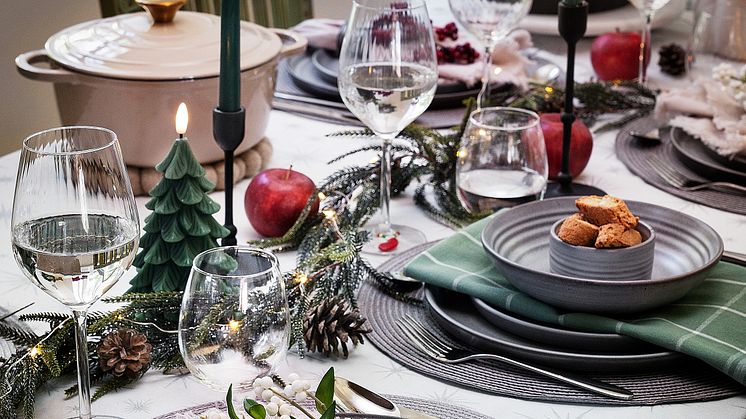 Rusta_2023_S4_Christmasdinner1-1-I