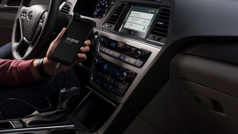 Første bil med full integrasjon av smarttelefon