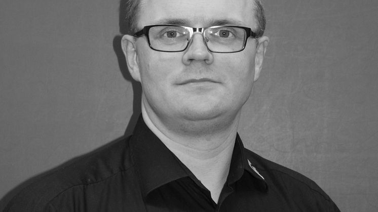 Mitten ins System: Conrad Krödel - Wissenschaftlicher Mitarbeiter an der Europa-Universität Flensburg und Oberstudienrat an der Beruflichen Schule Elmshorn
