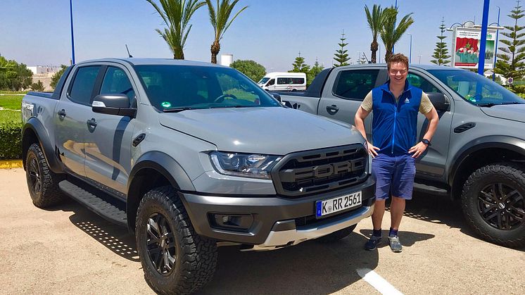 IMPONERT: Den erfarne rallysjåføren og mangeårig NM-vinner, Anders Grøndal var imponert etter å ha prøvekjørt den unike Performance-pickupen Ford Ranger Raptor.