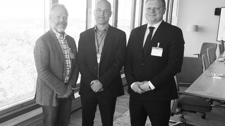 Fr vänster: Stefan Lindbäck Lindbäcks  Bygg, Petri Suutarinen fastighetsdirektör Keva och Teppo Laurila SP Oy