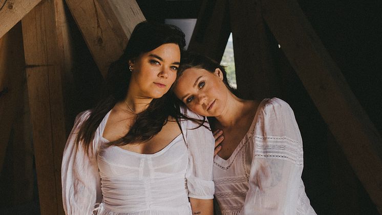 Med start på Pustervik i Göteborg den 30 okt, kommer systraduon i First Aid Kit under hösten att genomföra en intim, avskalad turné i Norden som går under namnet ’Visions of the past’. Biljetterna släpps nu på fredag 29 sep kl 10.00.