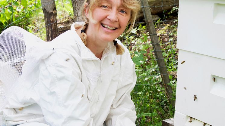 Biodlingsexperten Lotta Fabricius Kristiansen tilldelades 21 januari 2017 Gastronomiska Akademiens diplom. Foto: Anna Lind Lewin.