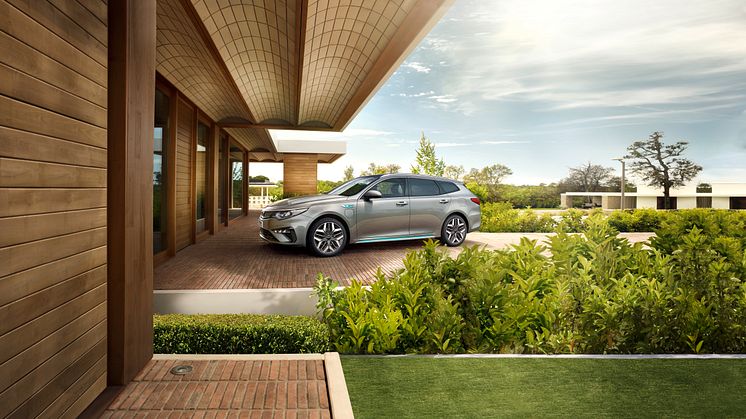 kia_optima_phev_my19_outdoor_02_(without_charging_cable)_-_sw_14295_82425