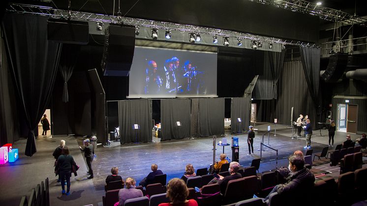 Vaccinationer av vårdpersonal på Vara Konserthus. Foto: Anneli Johansson