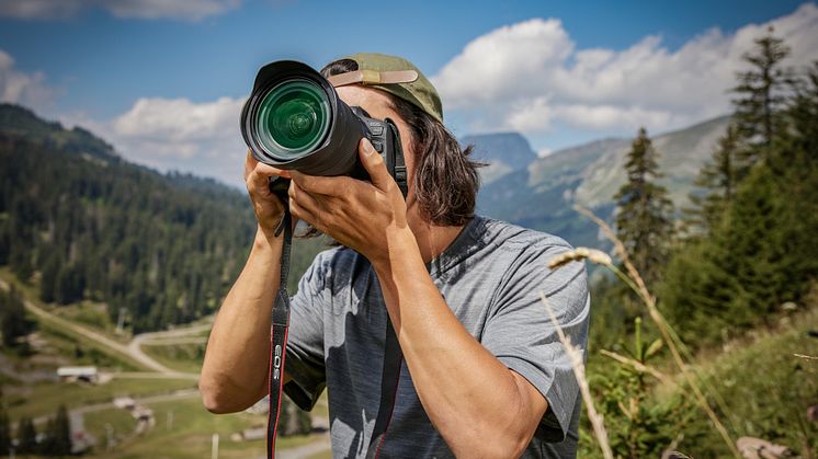 Canon EOS R6 Mark II-Lifestyle-2