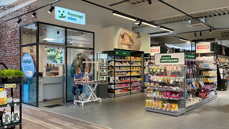 Fressnapf Salon Front und Ware