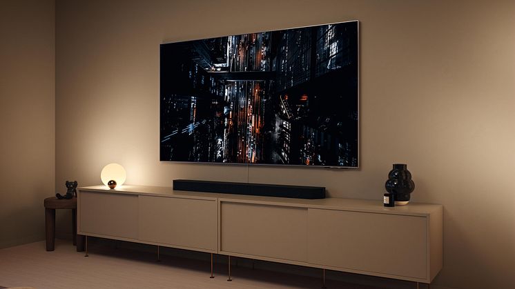 1649246138-Samsung_Qled4k_Gold_FullRight