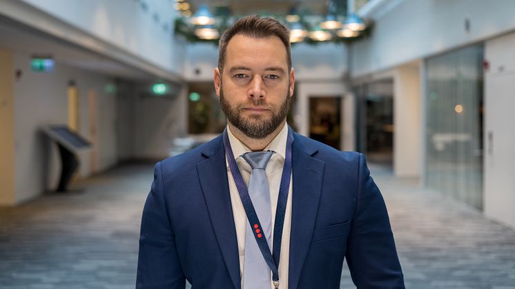 Toprekryt direkt från Stanley Security: Max Wallmo ska ta brandförsäljningen till nya nivåer. Foto: Securitas Sverige AB.