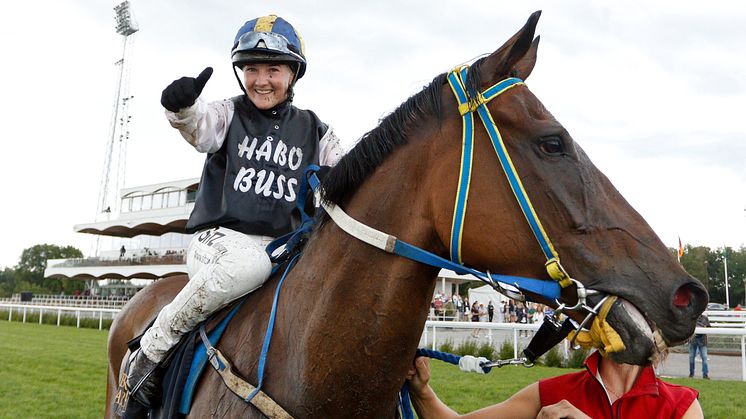 Josefin Landgren tog hem totalsegern i Lady Jockeys' Thoroughbred World Championship som avgjordes på Bro Park på söndagen.