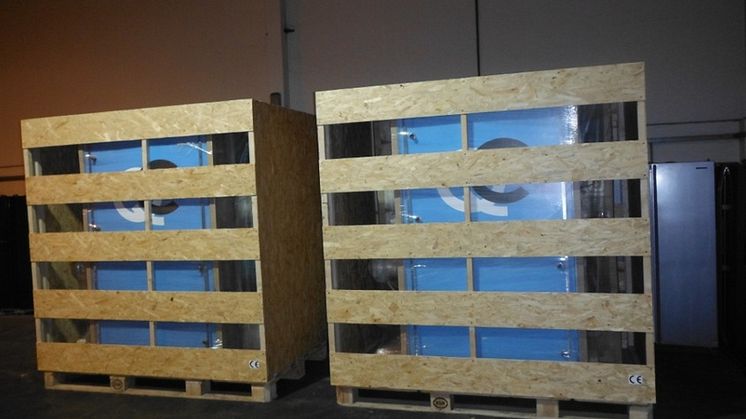 EA 04 15 Cigarettes hidden in aircon units