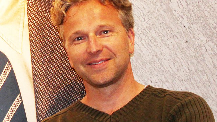 – Synlig ström är inte bara väldigt häftigt – det gör en enorm nytta, säger Erik. Man kan spara 15% energi genom att stänga av efter sig.