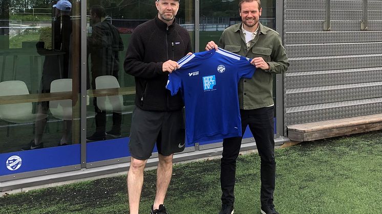 Markus Karlsson, klubbchef IFK Lidingö FK och Mattias Jonsson, partner Effektiv 