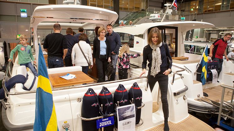 Folkvimmel på Båtmässan 2015