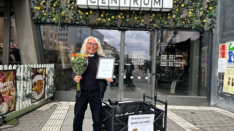 EWA MUNTHER VINNER HORNSTULLSPRISET 2024