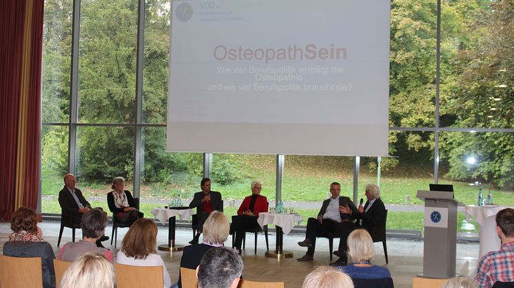 Beruf des Osteopathen dringend anerkennen / 200 Osteopathen aus ganz Deutschland beim 18. Kongress in Bad Nauheim