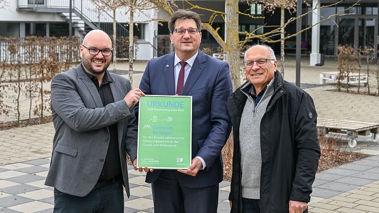 Elchingen erhält LEW Klimaschutzprämie für Erneuerung der Steuerungstechnik an Grund- und Mittelschule 