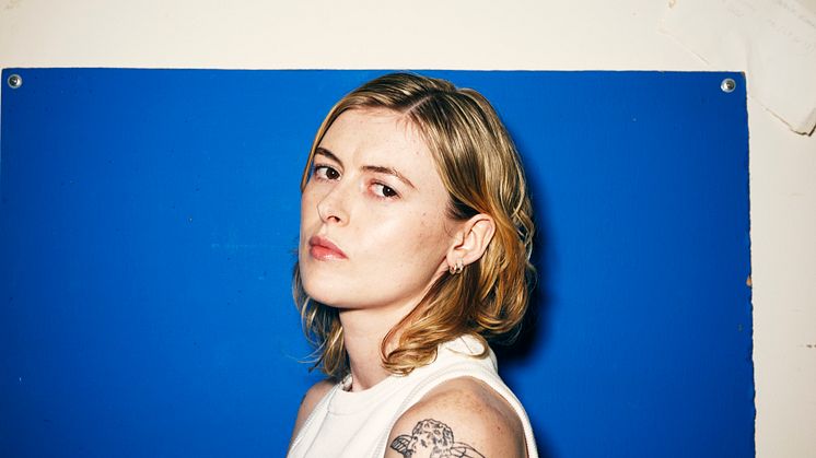  FRÅN STJÄRNSKOTT TILL ETT NAMN PÅ ALLAS LÄPPAR – ELLEN KRAUSS AKTUELL MED NYA SINGELN ”CHERRY ON TOP”