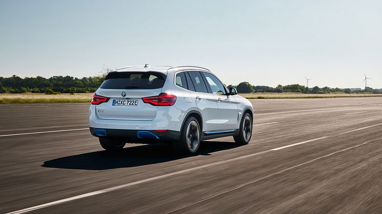 BMW iX3