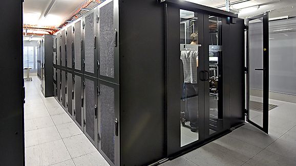 Dataservrar trivs i serverhallar med högeffektiva EC-fläktar