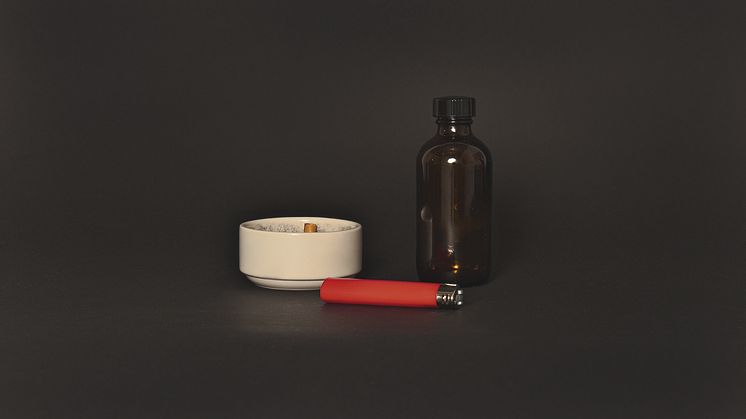 Iman Issa, Common Elements, 2013, färgfoto, 55x36cm, Installationsdetalj