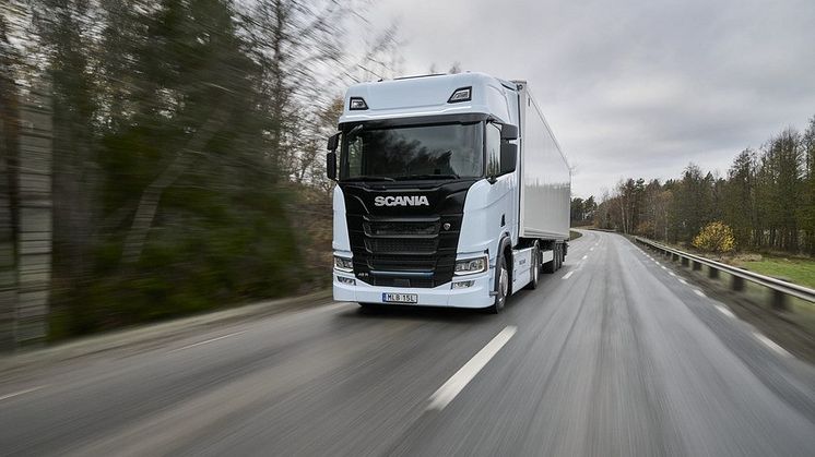Scania 45 R on raskaisiin kuljetuksiin soveltuva täyssähkökuorma-auto. Se tuottaa 410 kW jatkuvaa tehoa ja akkukapasiteetti on 624 kWh, joka mahdollistaa jopa 350 km toimintamatkan 40 tonnin yhdistelmälle ja 250 km 64 tonnin yhdistelmälle
