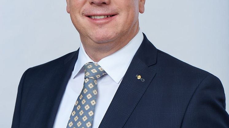 Torsten Uhlig, Vorstandsmitglied der SIGNAL IDUNA Gruppe: "Wir unterstützen mittelständische Unternehmen dabei, sich für die Zukunft stabil aufzustellen.” Foto: SIGNAL IDUNA