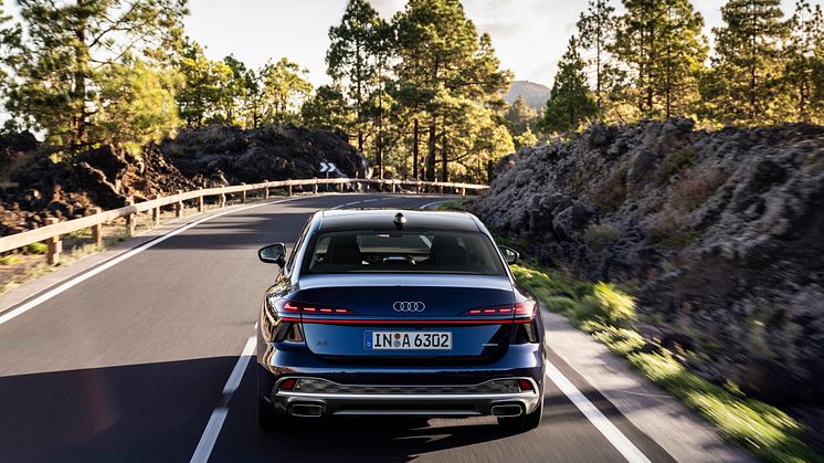 Audi A6 Limousine (Firmamentblå)