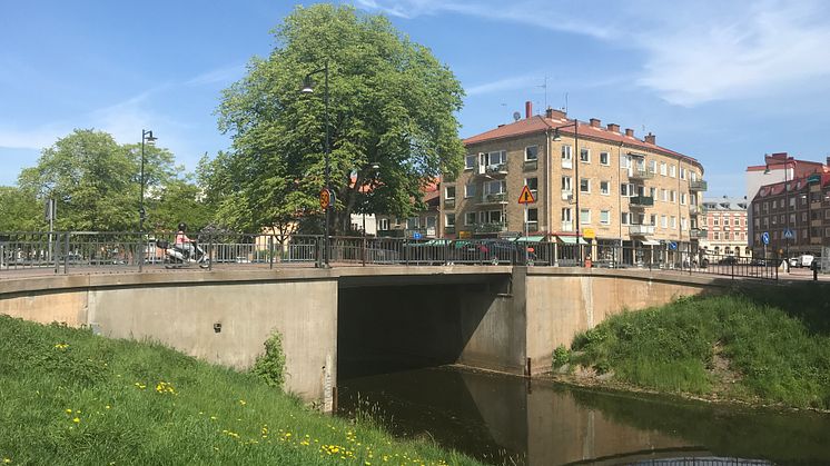 Hagabron över Pråmkanalen.