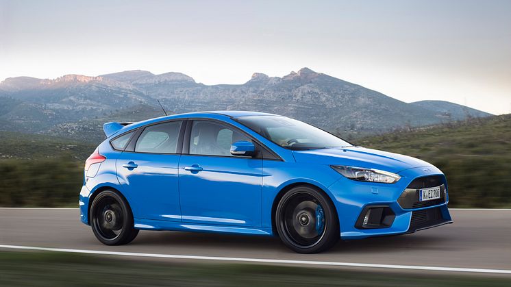 Ford akselerer produksjonen av sportsbiler for Europa når første Focus RS ruller av samlebåndet