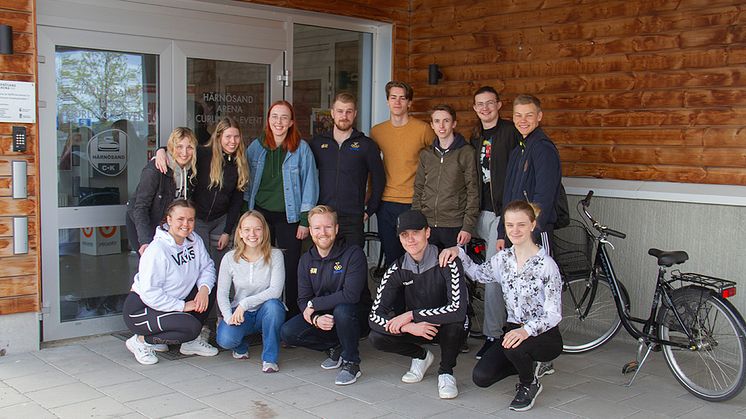 Våren 2019 fick curlinggymnasiets elever besök av världsmästaren Niclas Edin, som själv har gått på curlinggymnasiet, och hans lagkompis Rasmus Wranå.