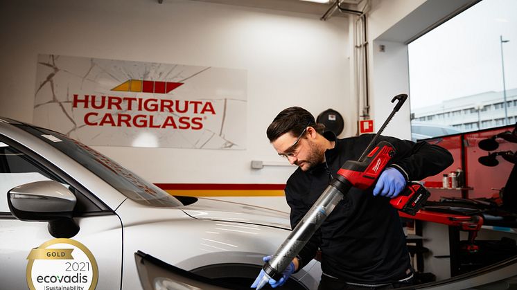 Gjensidige Forsikring fornyer avtalen med Hurtigruta Carglass® som hovedleverandør innen reparasjon og skifte av bilglass.