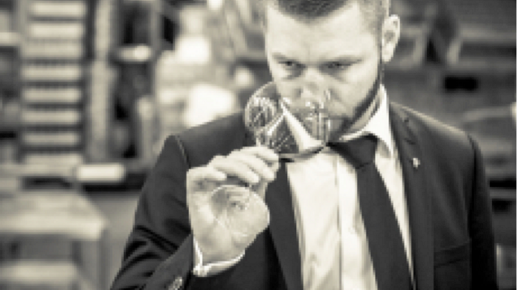 Carl Frosterud utsedd till årets sommelier av vinmagasinet Livets Goda