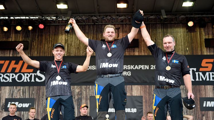 Imponerande helsvensk prispall på Nordiska Mästerskapen i Timbersports 2018. Överst Calle Svadling, tvåa Ferry Svan och trea lagkapten Hans-Ove Hansson.
