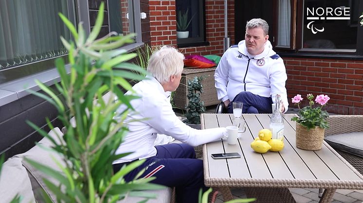 JYSK innreder uteplassen til Olympiatoppen. Opphavsrett: Norges Idrettsforbund.
