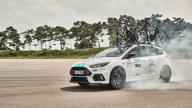 Új opciós csomagos Focus RS a TEAM SKY új felvezető autója