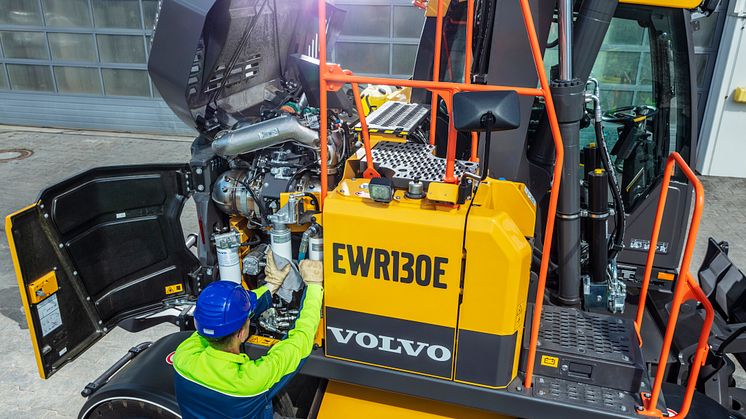Filterbyte Volvo EWR130E hjulgrävare