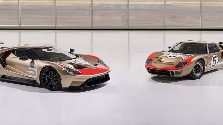 2022 Ford GT Holman Moody Heritage Edition_Ford GT40 MK II_02