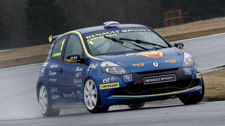 Wernersson sätter titeln på spel i Clio Cup JTCC