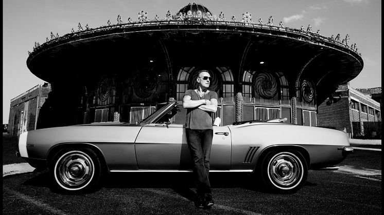 BRUCE_2023_admat_photo_bw
