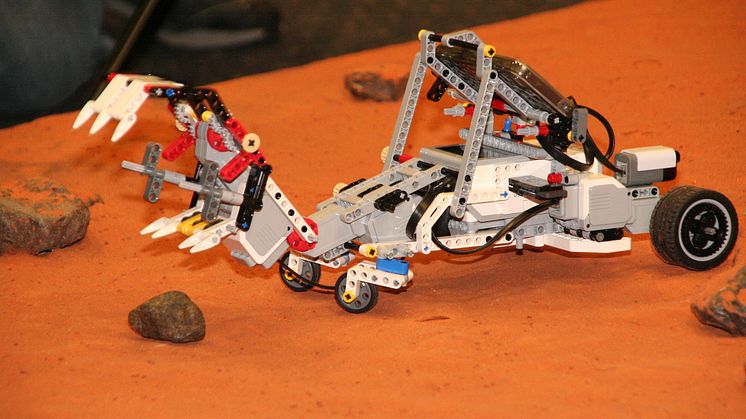 2. Schüler-Ingenieur-Akademie im Fachgebiet Luft- und Raumfahrttechnik: „Weltraummission“ wird am 24. Juni 2015 abgeschlossen