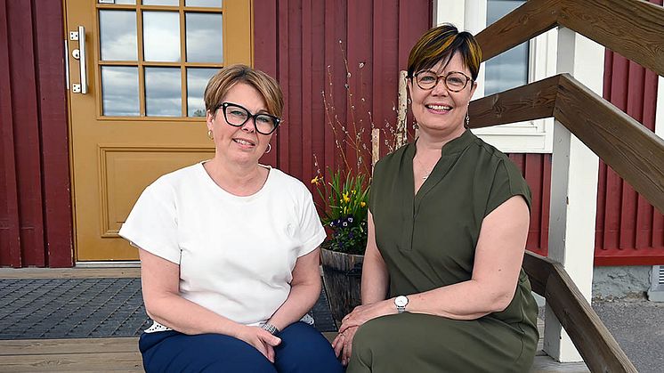 Gunilla och Anna har fått det ärofyllda svensklärarpriset. Foto: Marie Öqvist