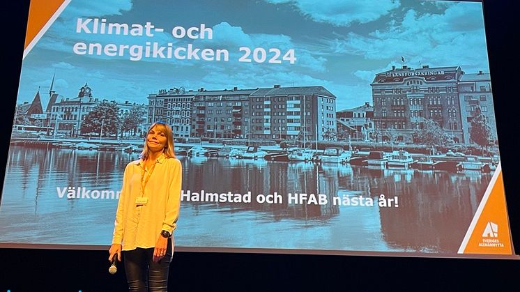 Veronica Junblad, chef för avdelning fastighetsutveckling på HFAB, hälsar deltagarna på årets Klimat- och energikick välkomna till HFAB och Halmstad nästa år. 