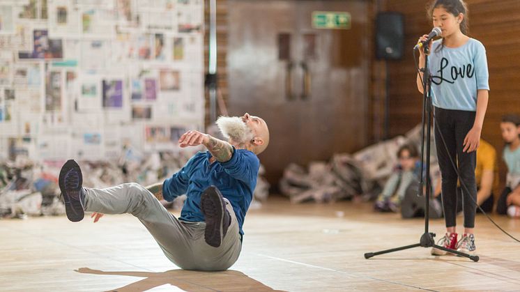 Fevered Sleep spelar sin Malmöuppsättning av Men & Girls Dance på Skånes Dansteater 1 nov, 3 nov, 4 nov 2018.