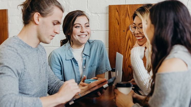 Nexer Tech Talent har under 2022 anställt och utvecklat 320 unga techtalanger som bidrar i svenska företags digitaliserings- och hållbarhetsarbete.