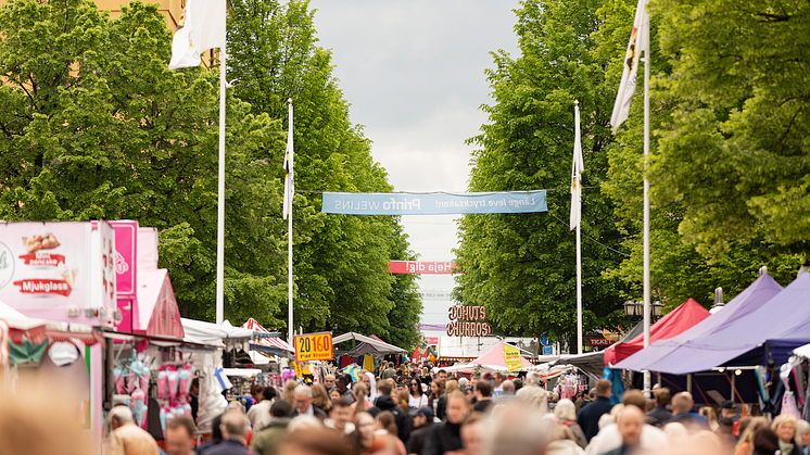 Marknadsafton kommer tillbaka den 1 juni 2023, i år med en kvällsloppis på Storgatan!